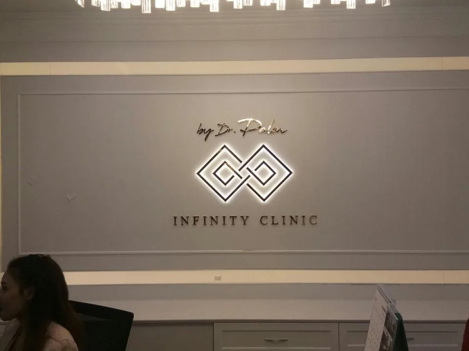 ผลงานป้ายป้ายตัวอักษรสแตนเลส INFINITY CLINIC